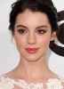 photo Adelaide Kane